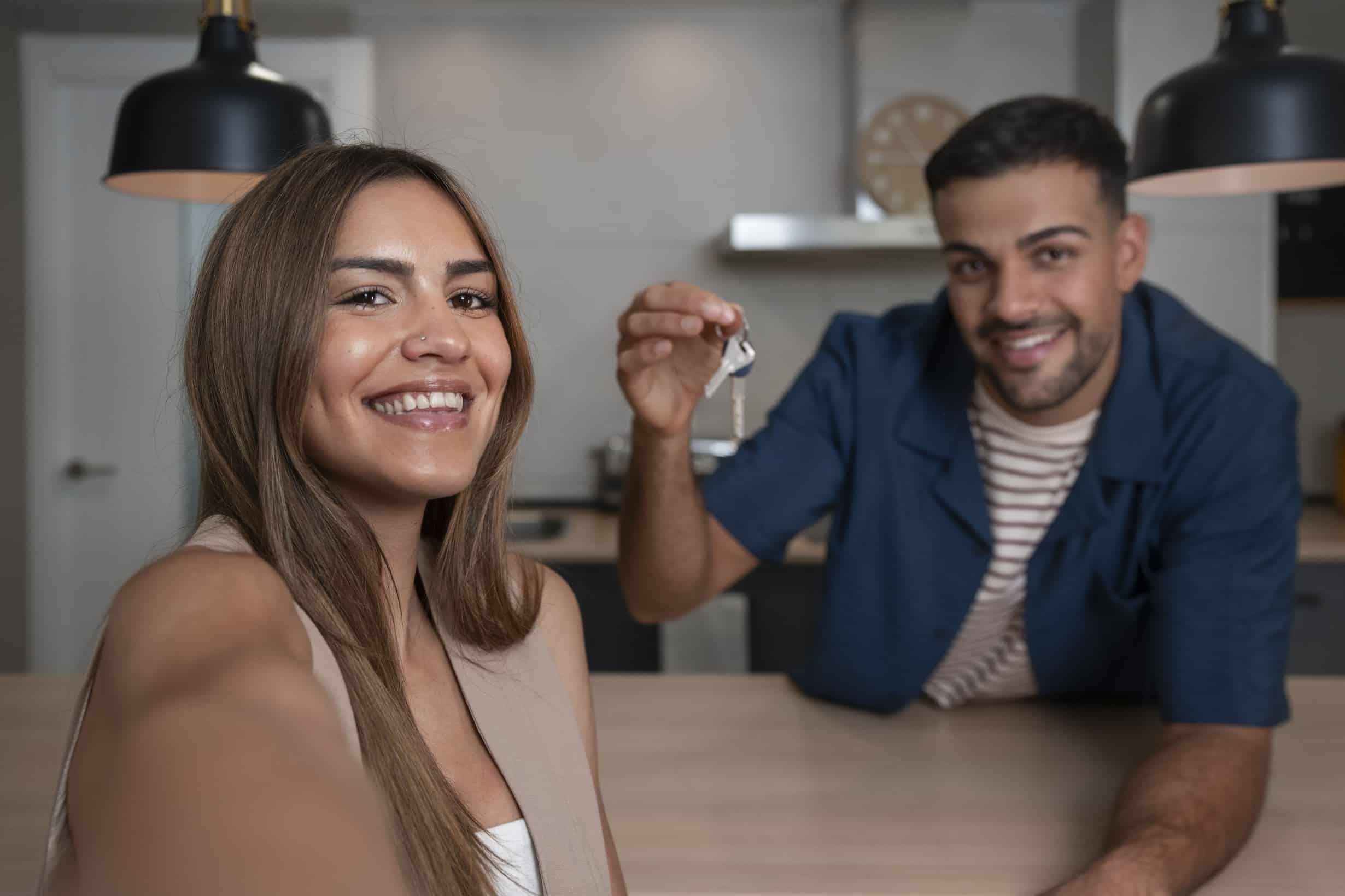 Casal com seu primeiro imóvel